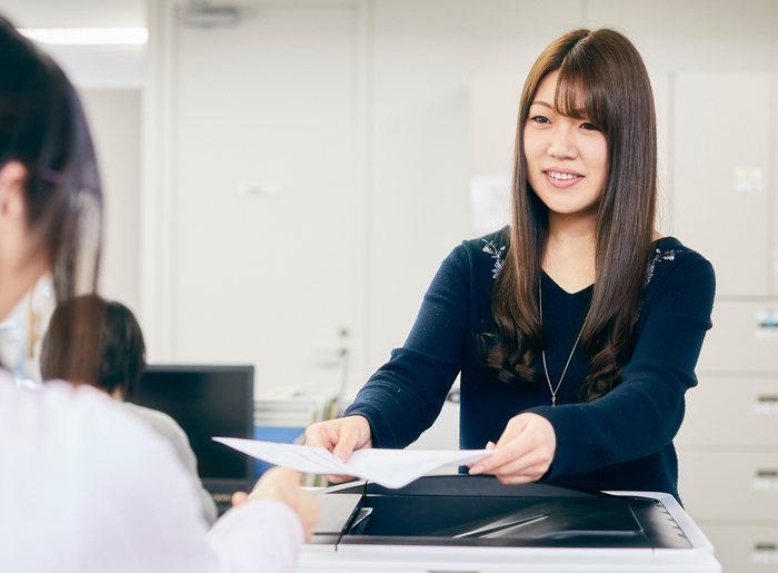 オフィスサービス部社員