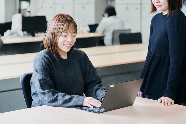 オフィスサービス部社員