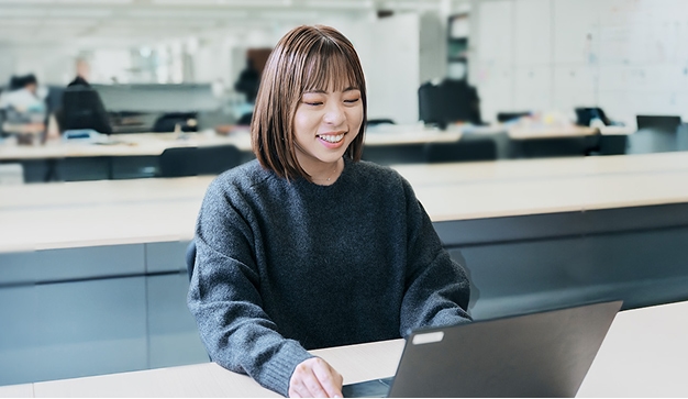 オフィスサービス部社員